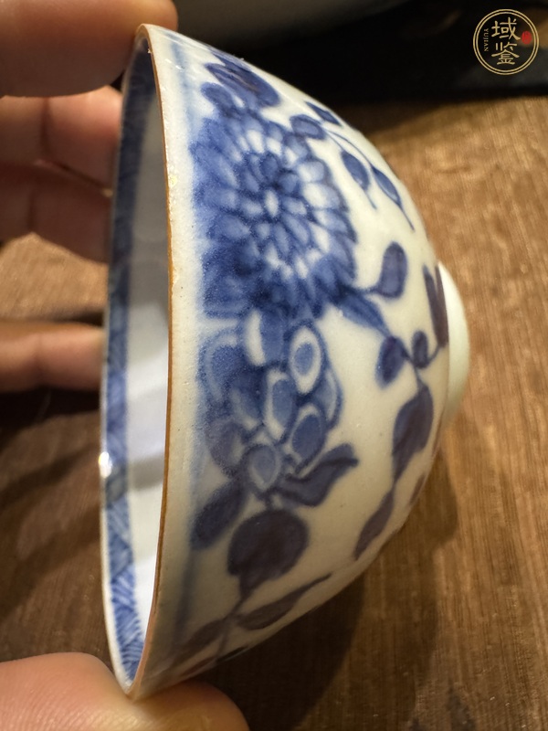 古玩陶瓷青花花卉紋茶圓真品鑒賞圖