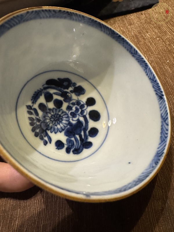 古玩陶瓷青花花卉紋茶圓真品鑒賞圖