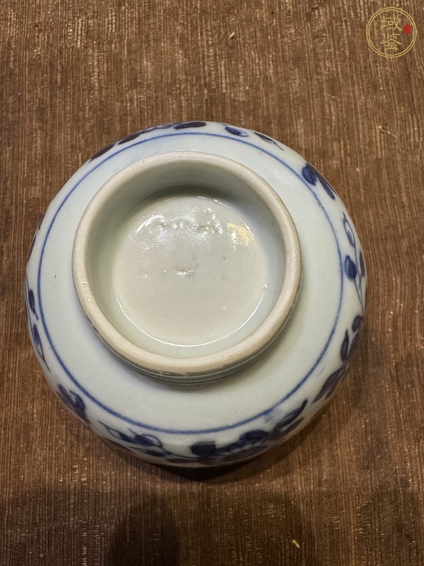 古玩陶瓷青花花卉紋茶圓真品鑒賞圖