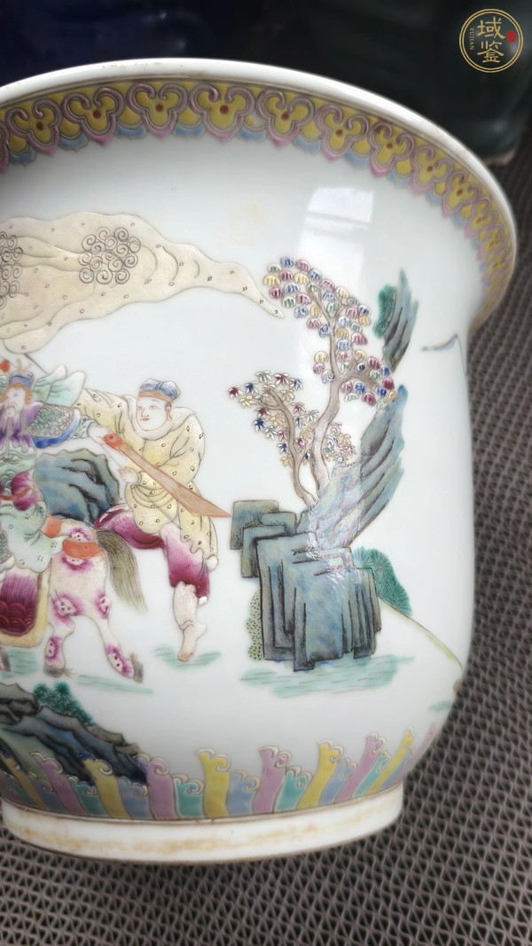 古玩瓷器粉彩花盆真品鑒賞圖