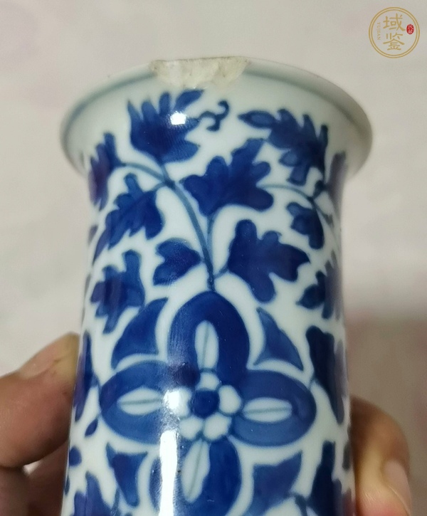 古玩陶瓷青花纏枝花卉紋花觚真品鑒賞圖