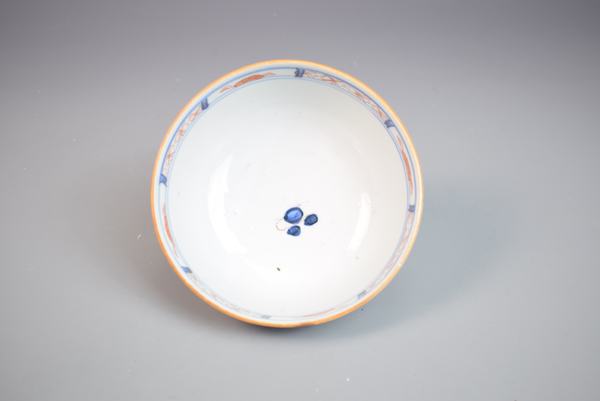古玩陶瓷清中早期青花礬紅通景山水紋碗拍賣,當(dāng)前價格600元