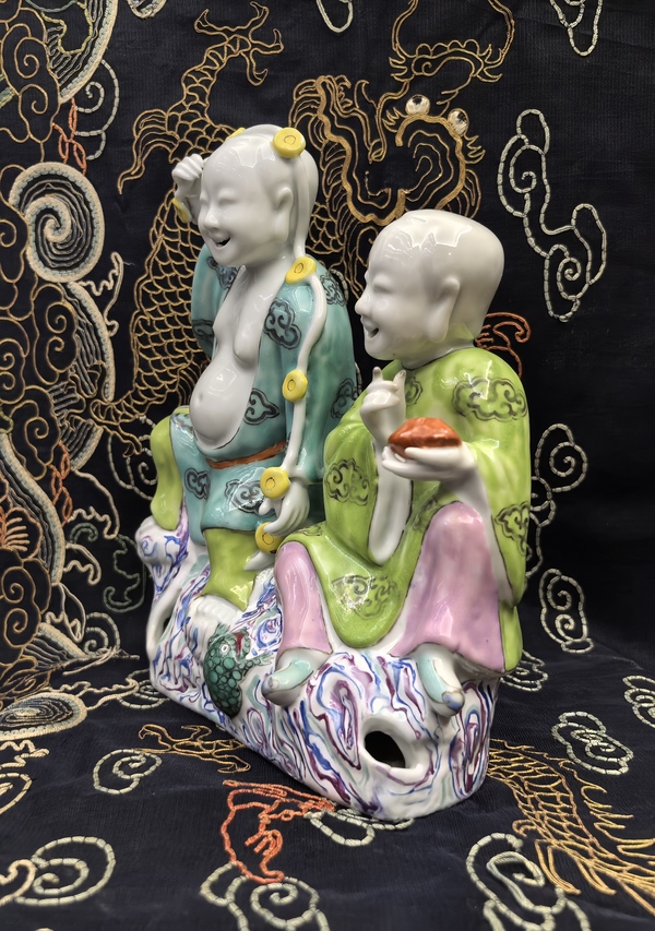 古玩陶瓷雍正粉彩和合二仙造像拍賣,當前價格18888元