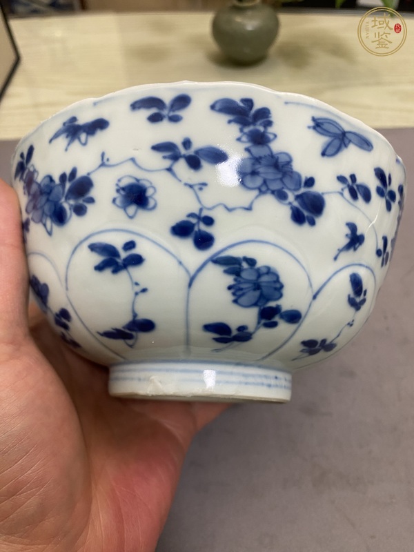 古玩陶瓷青花折枝花卉紋花口碗真品鑒賞圖