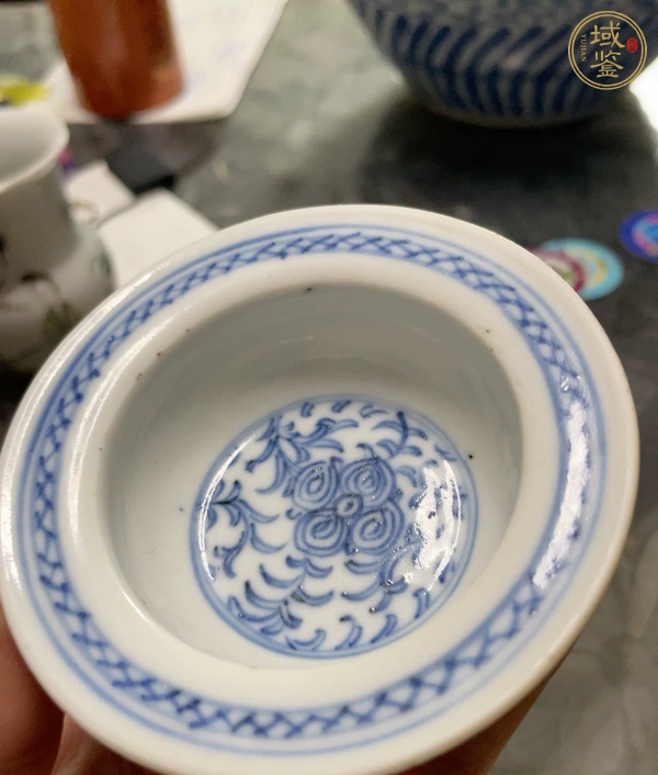 古玩陶瓷青花淡描花卉紋折沿洗真品鑒賞圖