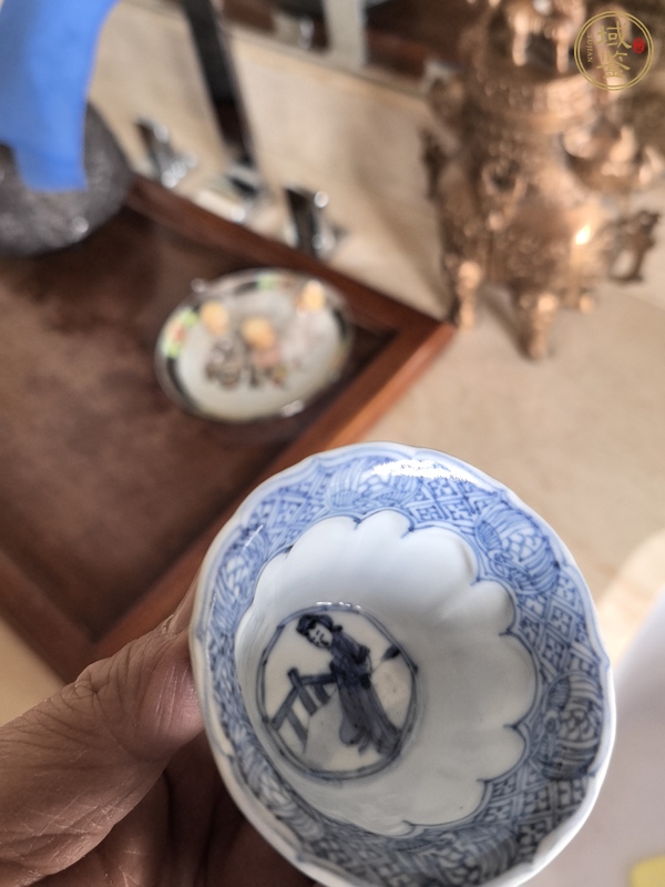 古玩陶瓷青花人物花口杯真品鑒賞圖