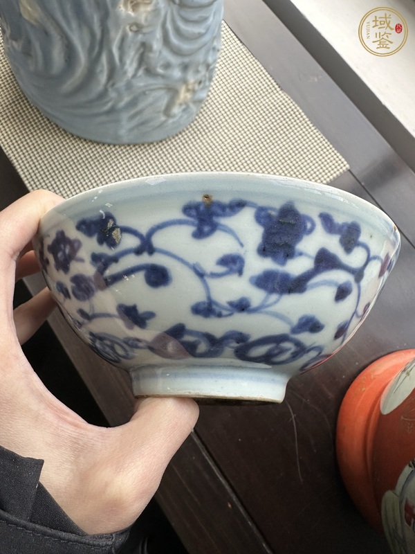 古玩陶瓷青花纏枝花卉紋碗真品鑒賞圖