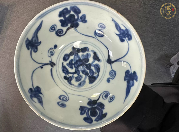 古玩陶瓷青花纏枝花卉紋碗真品鑒賞圖