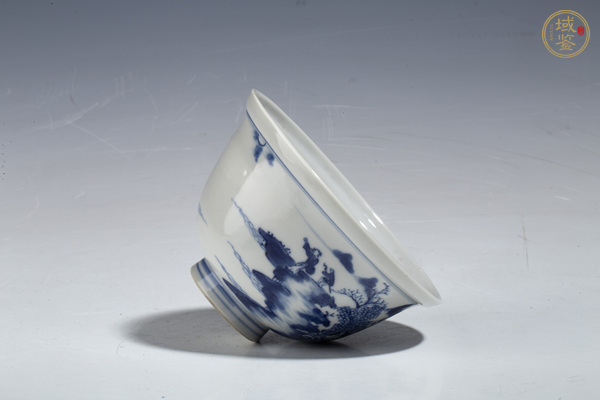 古玩陶瓷清乾隆·青花山水樓閣人物紋蓋碗真品鑒賞圖