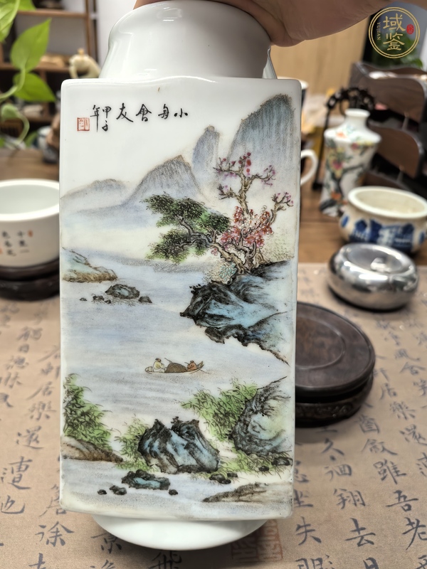 古玩陶瓷粉彩山水詩文琮式瓶真品鑒賞圖