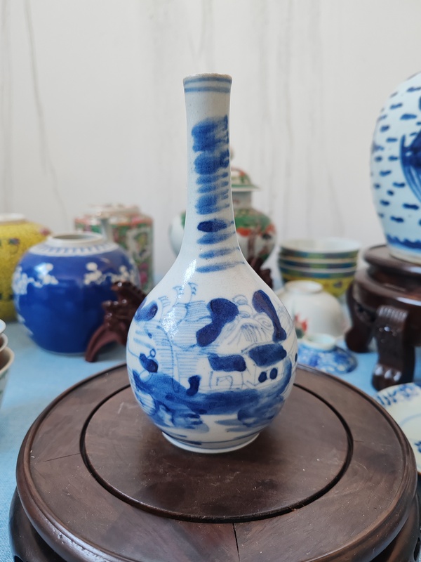 古玩陶瓷清中期青花山水紋膽瓶拍賣,當前價格2280元