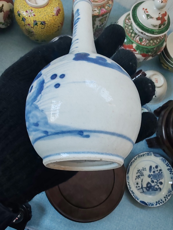 古玩陶瓷清中期青花山水紋膽瓶拍賣,當前價格2280元
