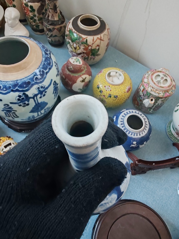 古玩陶瓷清中期青花山水紋膽瓶拍賣,當前價格2280元