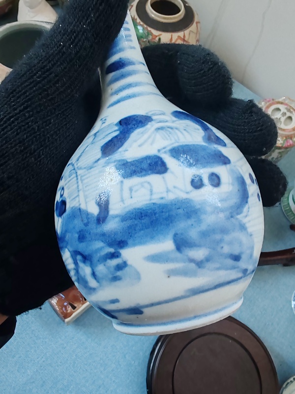 古玩陶瓷清中期青花山水紋膽瓶拍賣,當前價格2280元