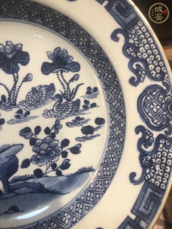 古玩陶瓷花鳥紋青花盤真品鑒賞圖