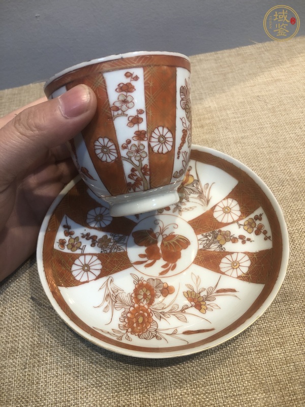 古玩陶瓷花卉紋杯盤真品鑒賞圖