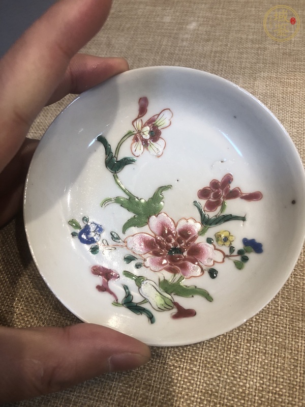 古玩陶瓷花卉紋盤真品鑒賞圖