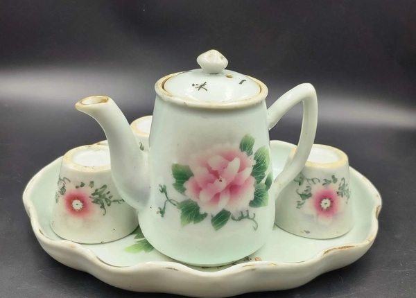古玩陶瓷粉彩花卉紋茶具一套拍賣,當前價格2500元