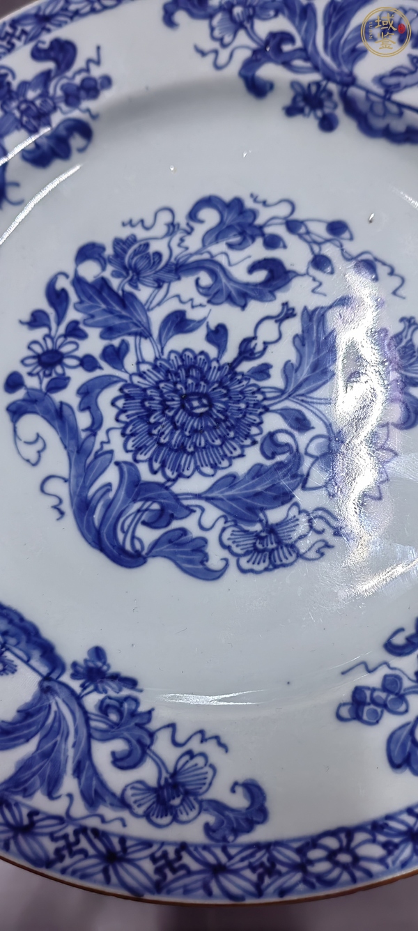 古玩陶瓷青花花卉紋盤真品鑒賞圖