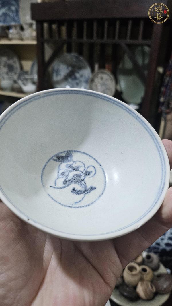 古玩陶瓷青花纏枝花卉紋碗真品鑒賞圖