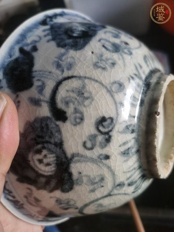 古玩陶瓷青花花卉紋茶碗真品鑒賞圖