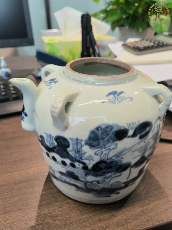 古玩陶瓷青花山水人物紋茶壺真品鑒賞圖