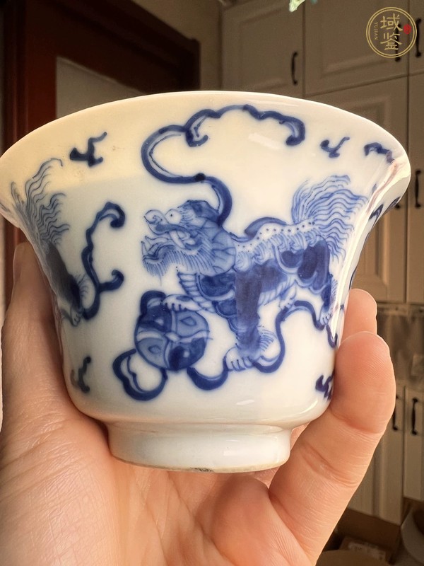 古玩陶瓷獅紋青花杯真品鑒賞圖