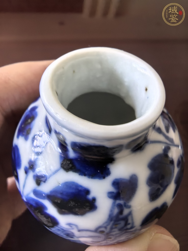 古玩陶瓷花間龍紋青花瓶真品鑒賞圖