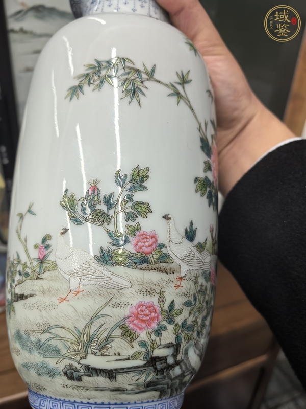 古玩陶瓷花鳥紋粉彩瓶真品鑒賞圖