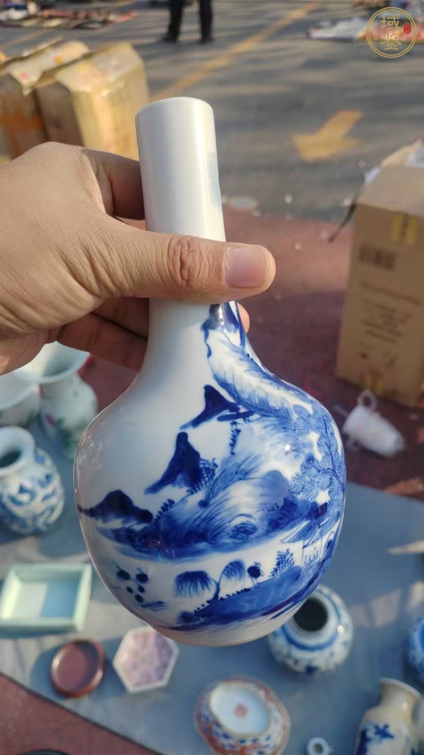 古玩陶瓷青花瓶真品鑒賞圖