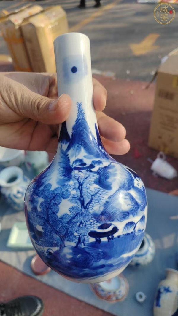 古玩陶瓷青花瓶真品鑒賞圖