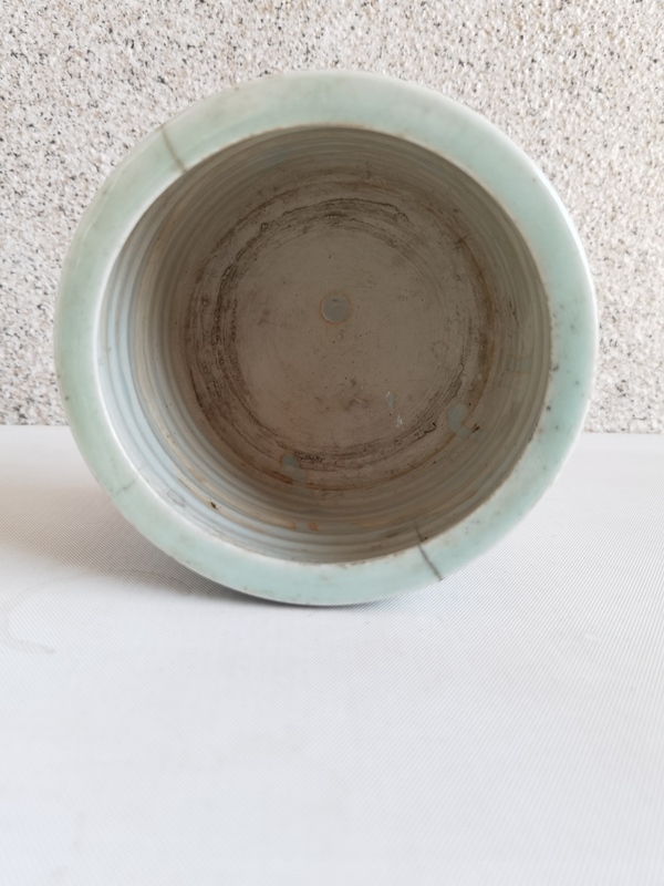 古玩陶瓷豆青釉刻花三足爐拍賣,當前價格398元