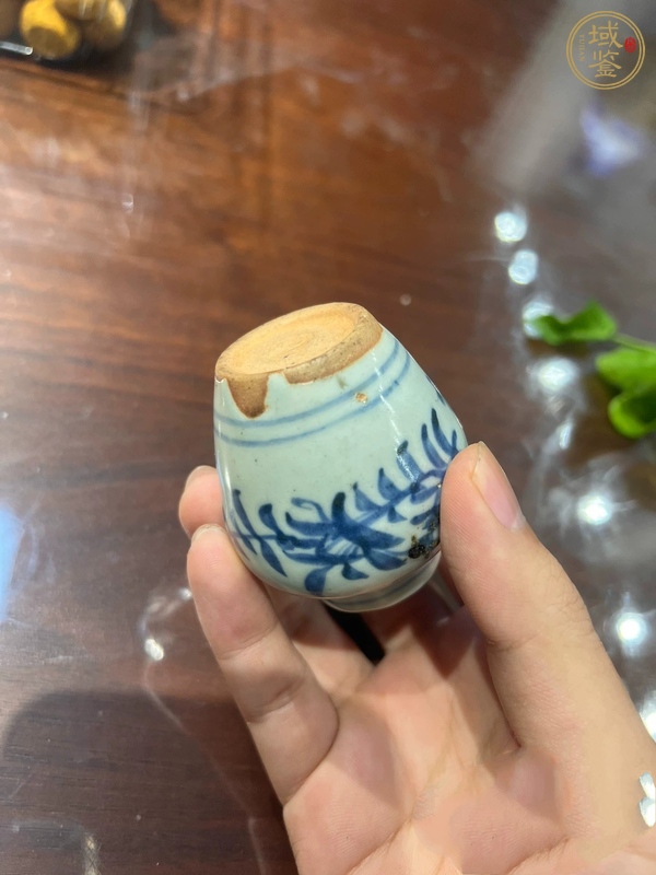 古玩陶瓷花卉紋青花罐真品鑒賞圖