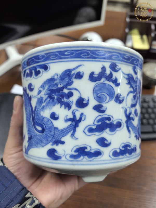 古玩陶瓷青花龍紋爐真品鑒賞圖