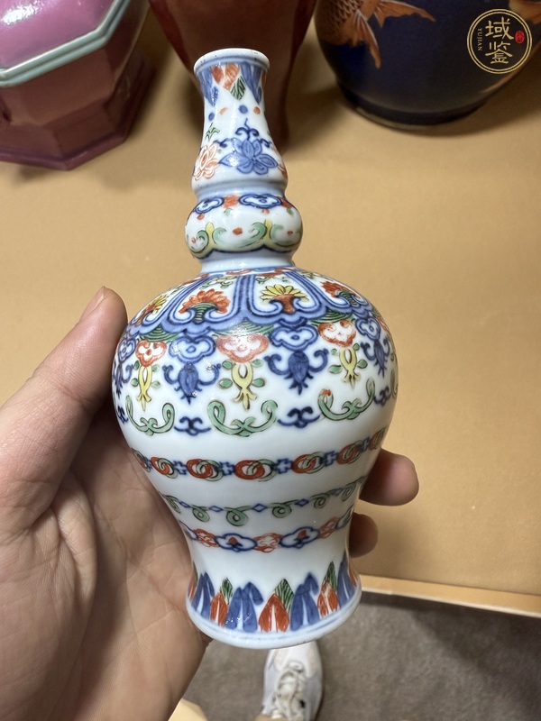 古玩陶瓷青花五彩瓶真品鑒賞圖