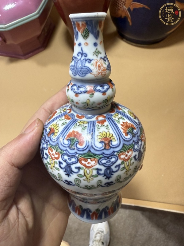 古玩陶瓷青花五彩瓶真品鑒賞圖