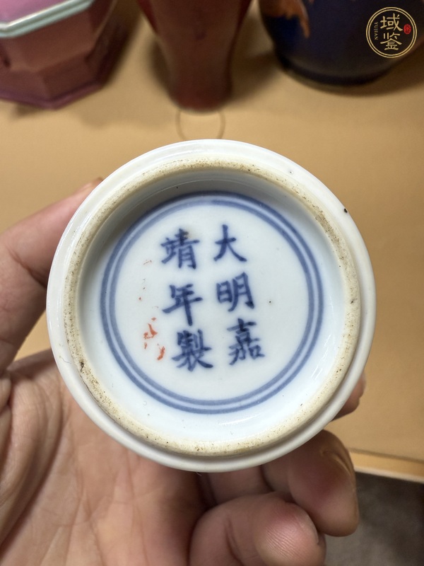 古玩陶瓷青花五彩瓶真品鑒賞圖