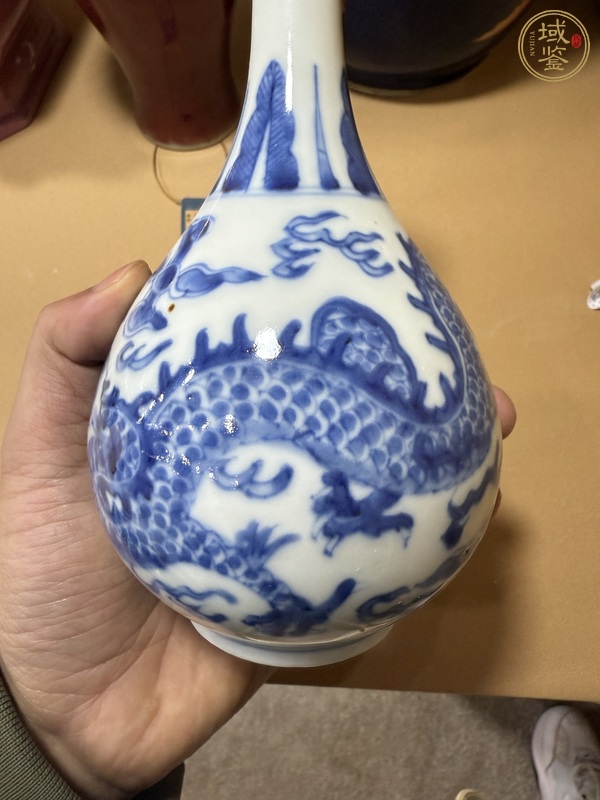 古玩陶瓷龍紋青花錐把瓶真品鑒賞圖