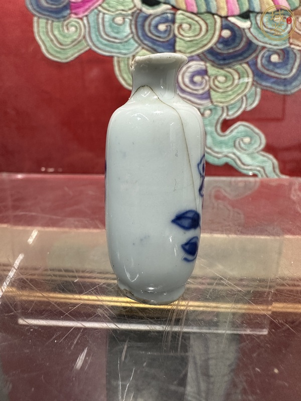 古玩陶瓷青花花卉紋小瓶真品鑒賞圖