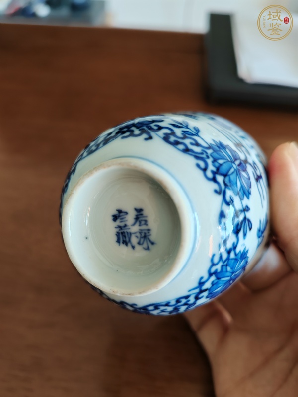 古玩陶瓷青花纏枝花卉紋仰鐘杯真品鑒賞圖