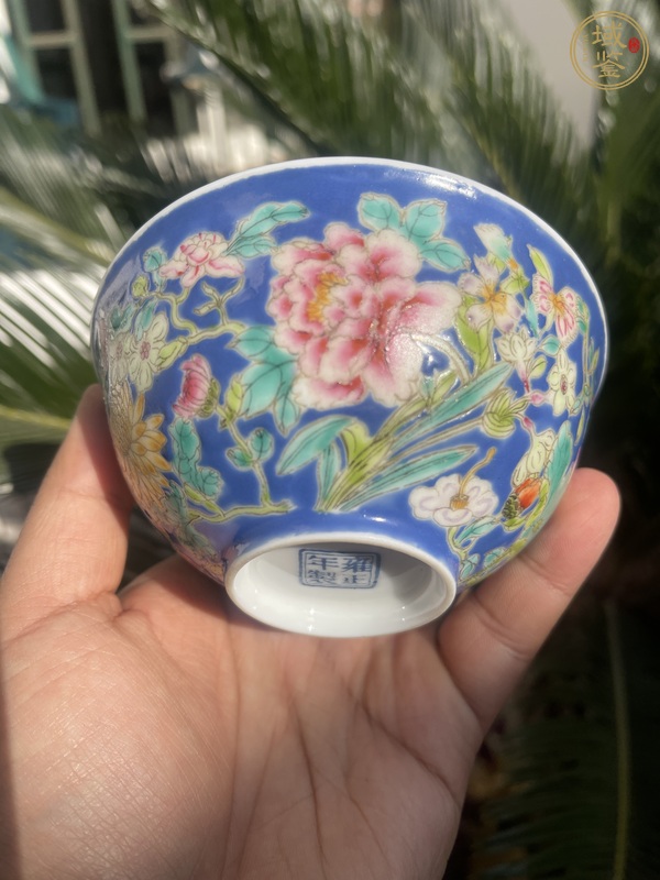 古玩陶瓷花卉紋粉彩碗真品鑒賞圖