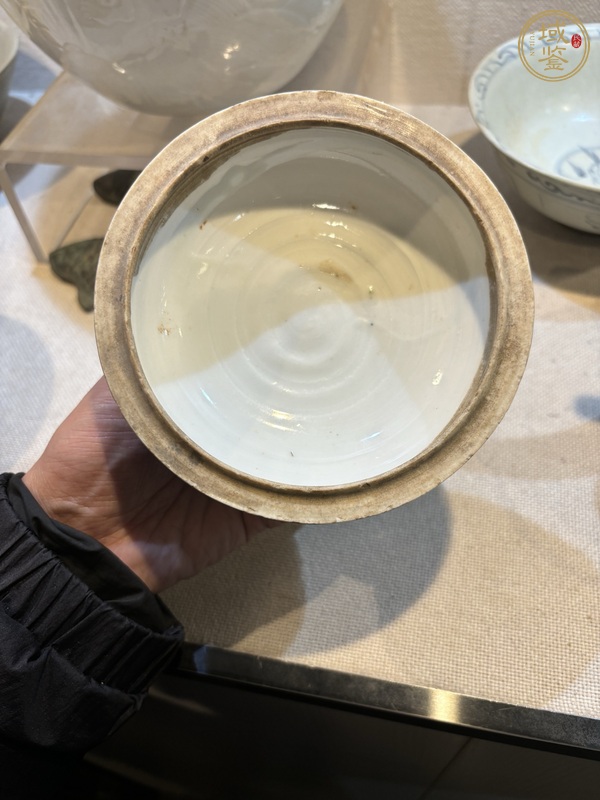 古玩陶瓷人物紋青花蓋缸真品鑒賞圖