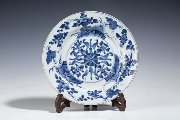 古玩陶瓷清康熙·青花花卉紋折沿盤拍賣,當前價格1680元