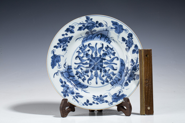 古玩陶瓷清康熙·青花花卉紋折沿盤拍賣,當前價格1680元