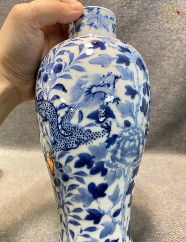 古玩陶瓷花間龍紋青花瓶真品鑒賞圖