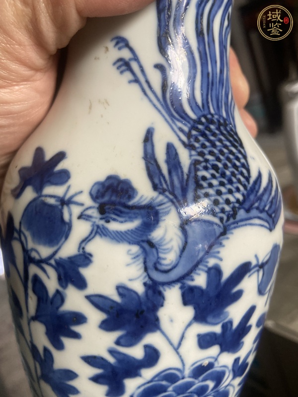 古玩陶瓷鳳穿牡丹紋青花瓶真品鑒賞圖