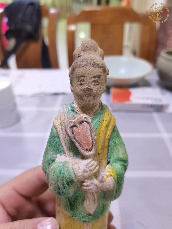 古玩陶瓷明三彩人物俑真品鑒賞圖