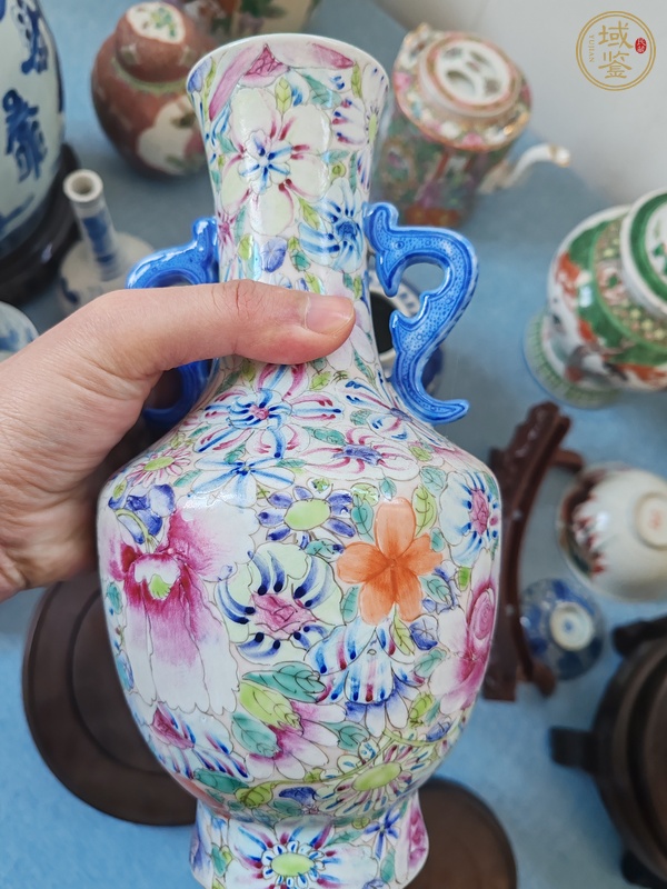 古玩陶瓷粉彩百花紋雙耳瓶真品鑒賞圖