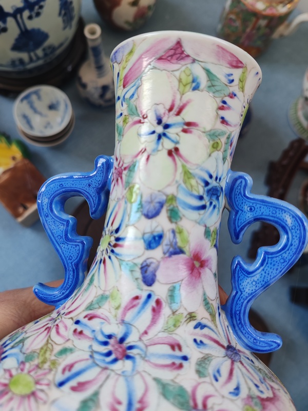 古玩陶瓷民國時期粉彩百花紋雙耳瓶拍賣,當前價格3990元