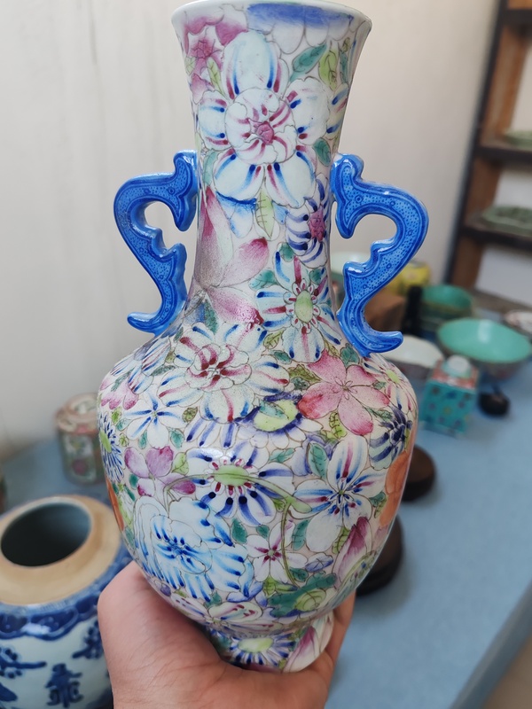古玩陶瓷民國時期粉彩百花紋雙耳瓶拍賣,當前價格3990元